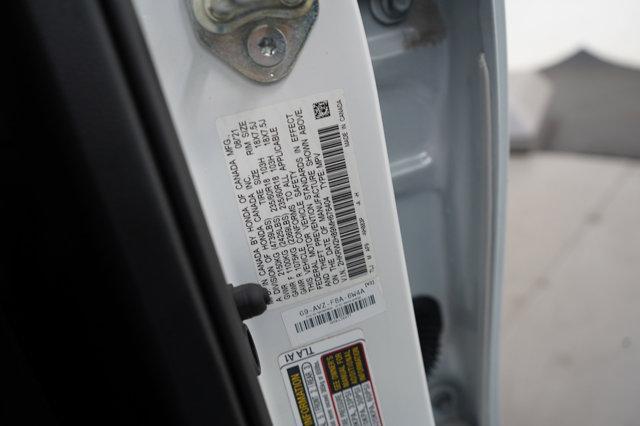Photo of 2021 White Honda CR-V