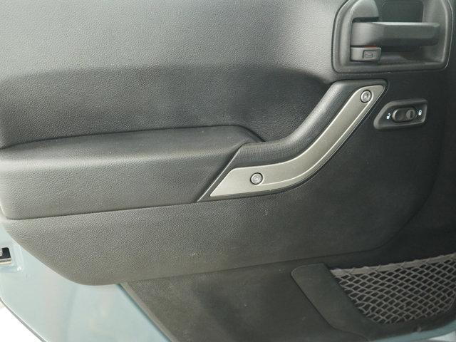 Photo of 2015 Anvil Clearcoat Jeep Wrangler
