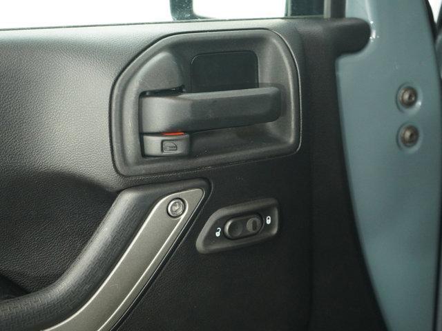 Photo of 2015 Anvil Clearcoat Jeep Wrangler