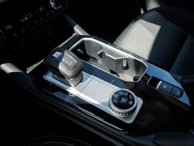 Photo of 2025 Labrador Black Pearl Mitsubishi Outlander