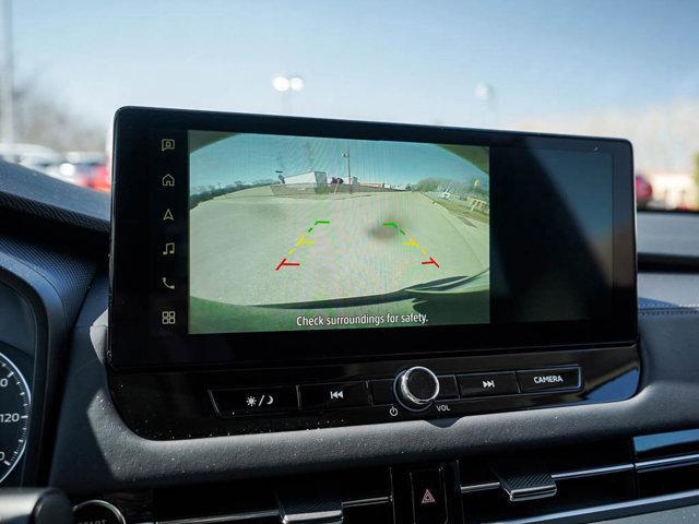 Photo of 2025 Labrador Black Pearl Mitsubishi Outlander