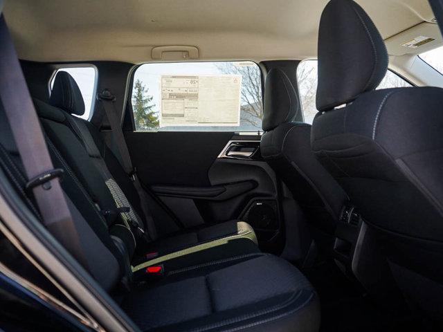 Photo of 2025 Labrador Black Pearl Mitsubishi Outlander