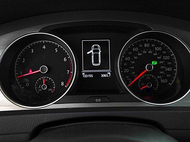 Photo of 2016 Pure White Volkswagen Golf SportWagen