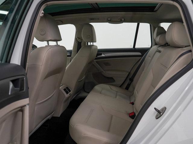 Photo of 2016 Pure White Volkswagen Golf SportWagen