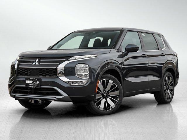 Photo of 2025 Graphite Gray Mitsubishi Outlander