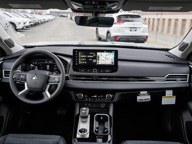 Photo of 2025 Graphite Gray Mitsubishi Outlander