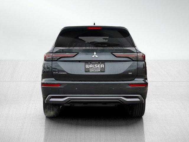Photo of 2025 Graphite Gray Mitsubishi Outlander