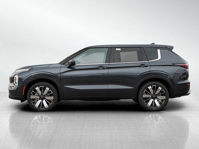 Photo of 2025 Graphite Gray Mitsubishi Outlander