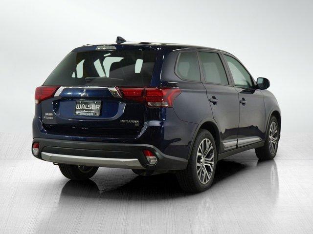 Photo of 2018 Blue Mitsubishi Outlander