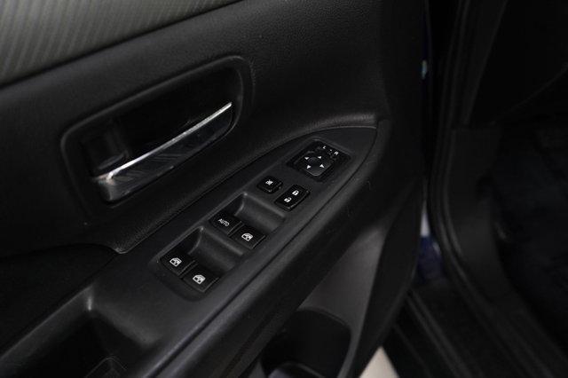 Photo of 2018 Blue Mitsubishi Outlander