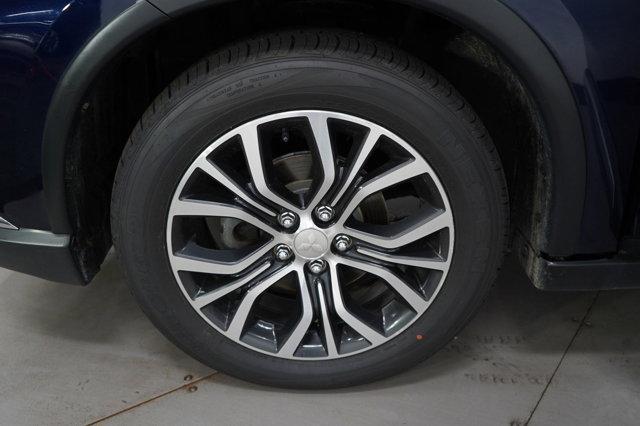 Photo of 2018 Blue Mitsubishi Outlander