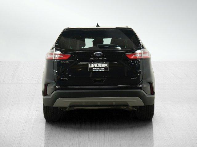 Photo of 2021 Black Ford Edge