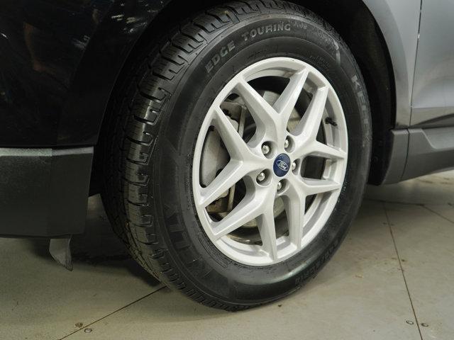 Photo of 2021 Black Ford Edge