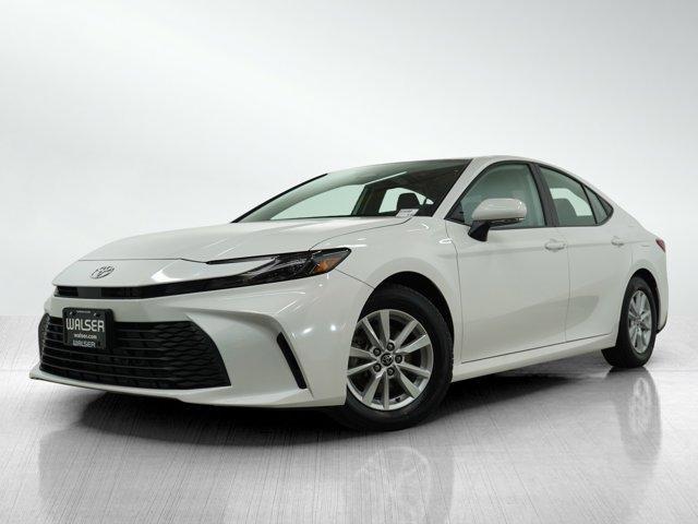 Photo of 2025 White Toyota Camry