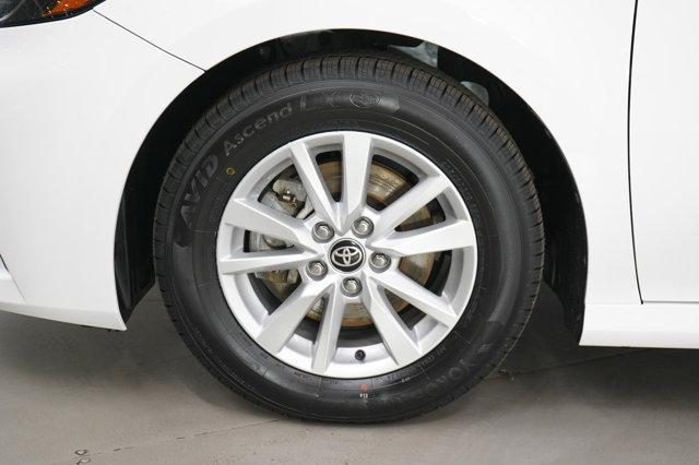 Photo of 2025 White Toyota Camry