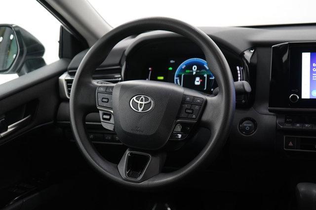 Photo of 2025 White Toyota Camry
