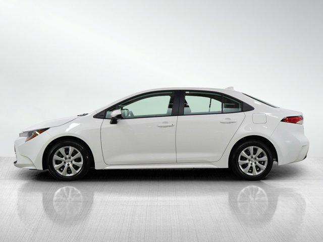 Photo of 2024 White Toyota Corolla