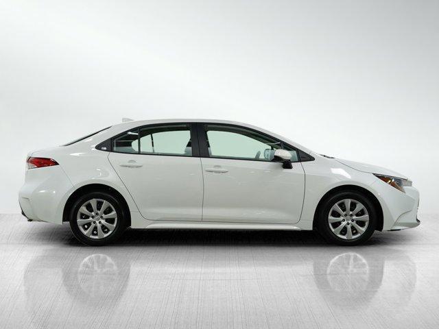 Photo of 2024 White Toyota Corolla