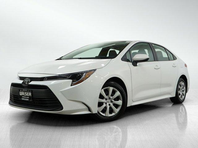 Photo of 2024 White Toyota Corolla