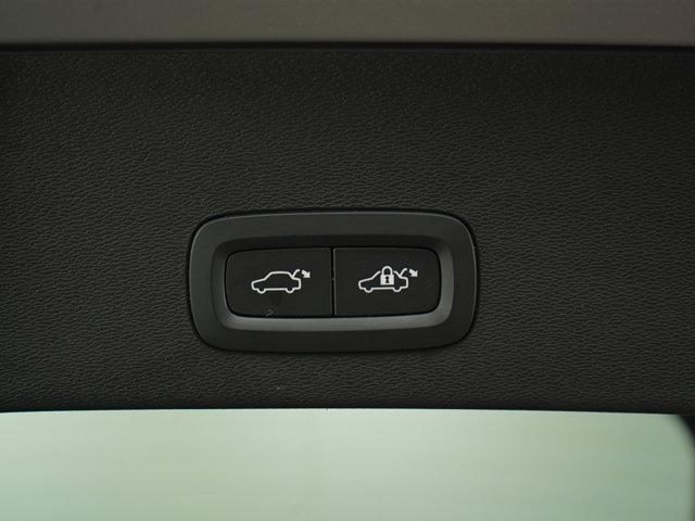 Photo of 2023 Gray Volvo C40 Recharge Pure Electric