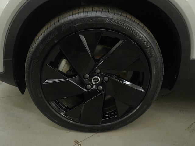 Photo of 2023 Gray Volvo C40 Recharge Pure Electric