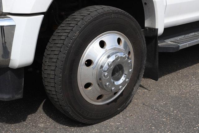 Photo of 2022 White Ford F-450
