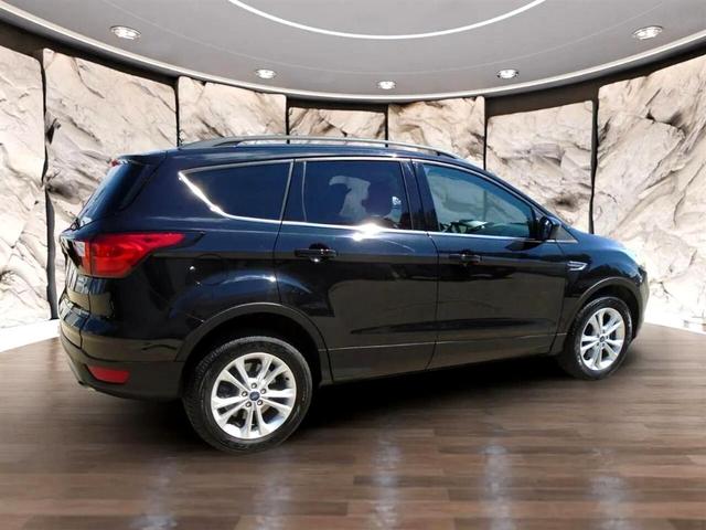 Photo of 2019 Black Ford Escape