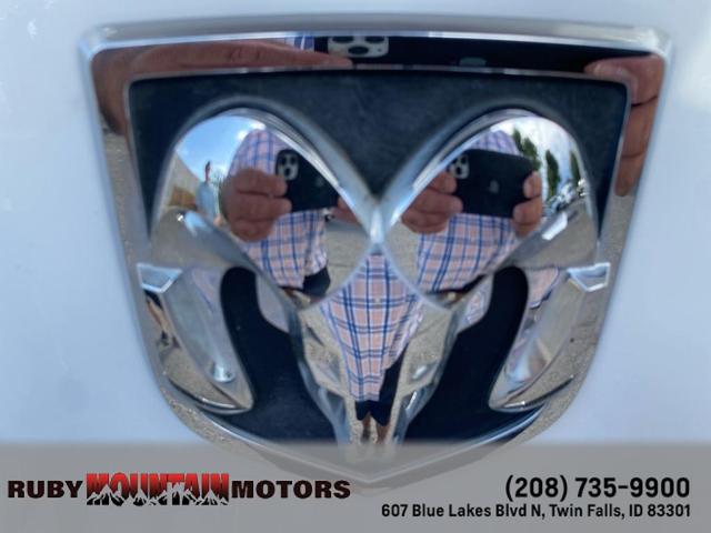 Photo of 2016 Bright White Clearcoat RAM 1500