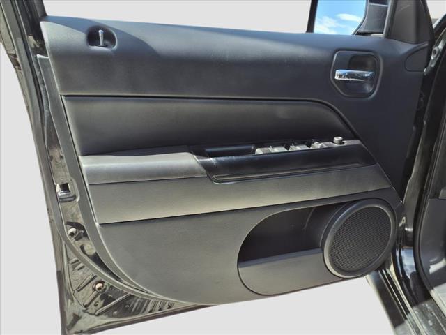 Photo of 2015 Black Jeep Patriot