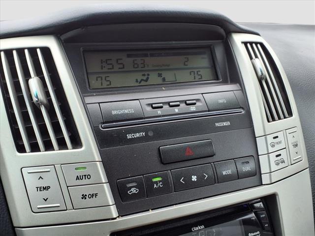 Photo of 2004 Silver Lexus RX 330