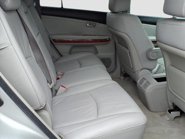 Photo of 2004 Silver Lexus RX 330