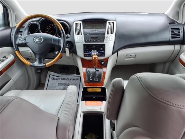 Photo of 2004 Silver Lexus RX 330