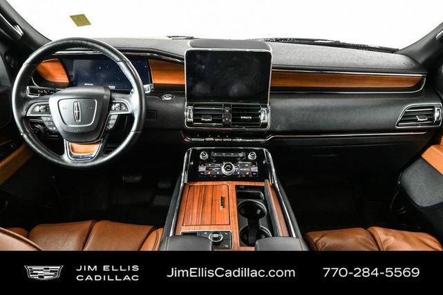 Photo of 2019 Black Lincoln Navigator