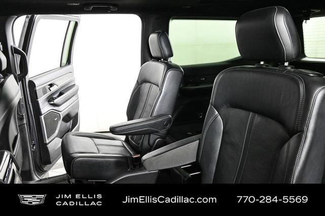 Photo of 2022 Metallic Jeep Wagoneer