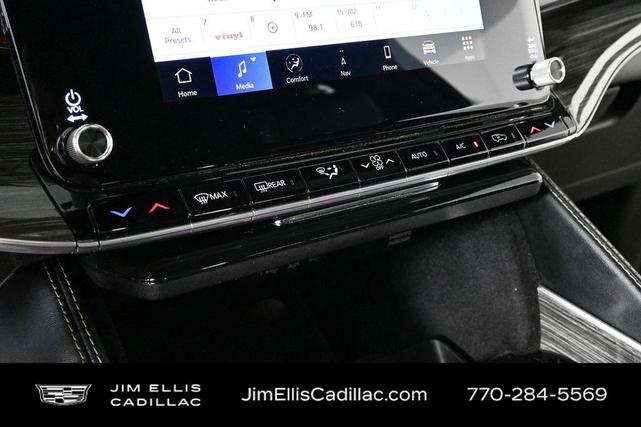 Photo of 2022 Metallic Jeep Wagoneer