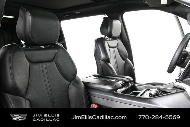 Photo of 2022 Metallic Jeep Wagoneer