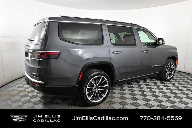 Photo of 2022 Metallic Jeep Wagoneer