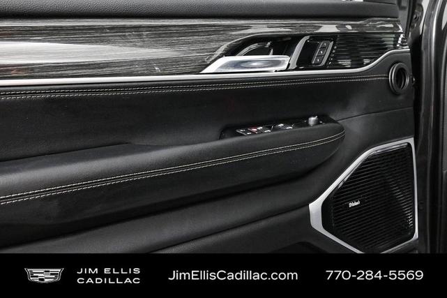 Photo of 2022 Metallic Jeep Wagoneer