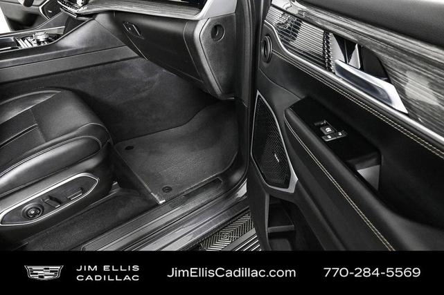 Photo of 2022 Metallic Jeep Wagoneer