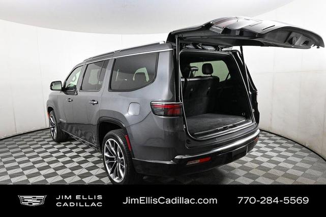 Photo of 2022 Metallic Jeep Wagoneer