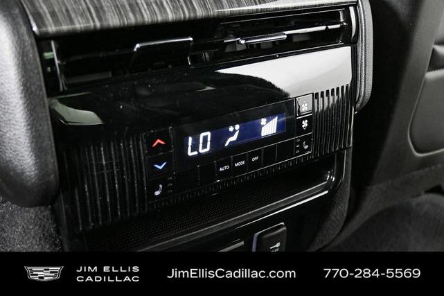 Photo of 2022 Metallic Jeep Wagoneer