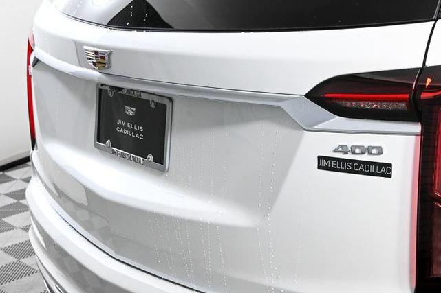Photo of 2025 White Cadillac XT6