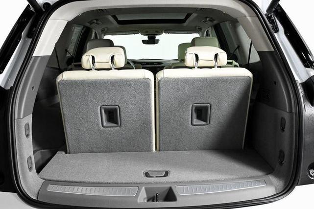Photo of 2025 White Cadillac XT6