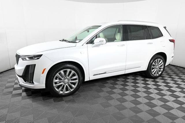 Photo of 2025 White Cadillac XT6