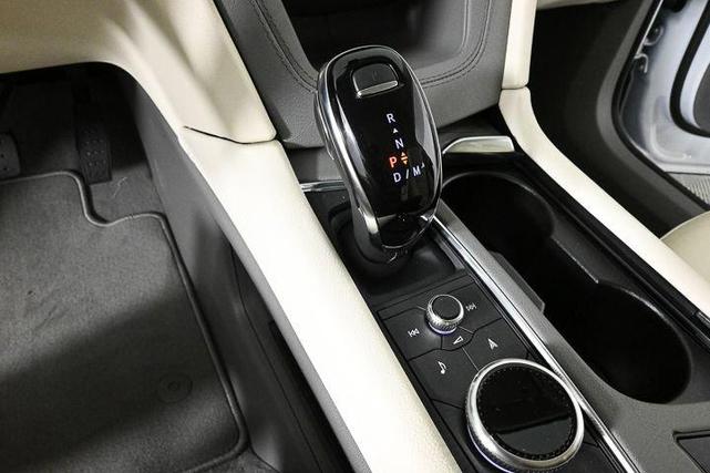 Photo of 2025 White Cadillac XT6