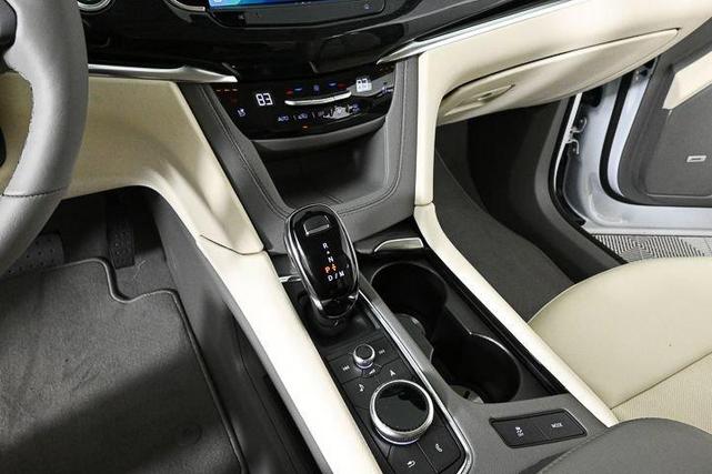 Photo of 2025 White Cadillac XT6