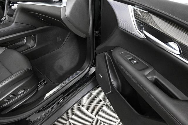 Photo of 2025 Black Cadillac XT5
