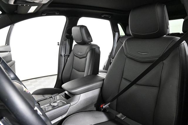 Photo of 2025 Black Cadillac XT5