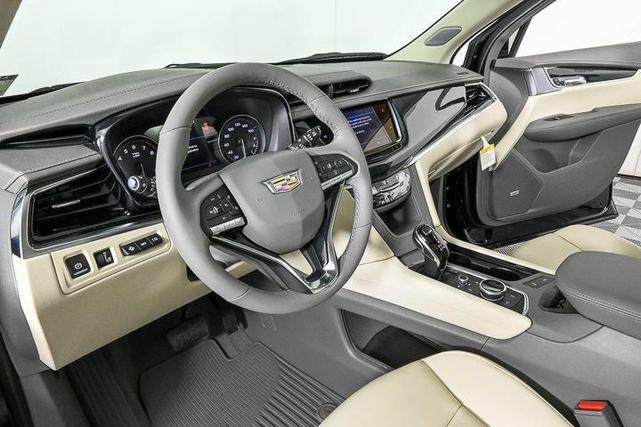 Photo of 2025 Black Cadillac XT6