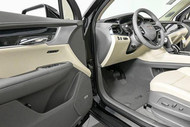 Photo of 2025 Black Cadillac XT6